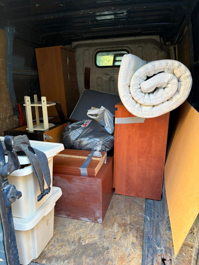 Wnętrze samochodu podczas opróżniania mieszkania - Opróżniamy Lublin